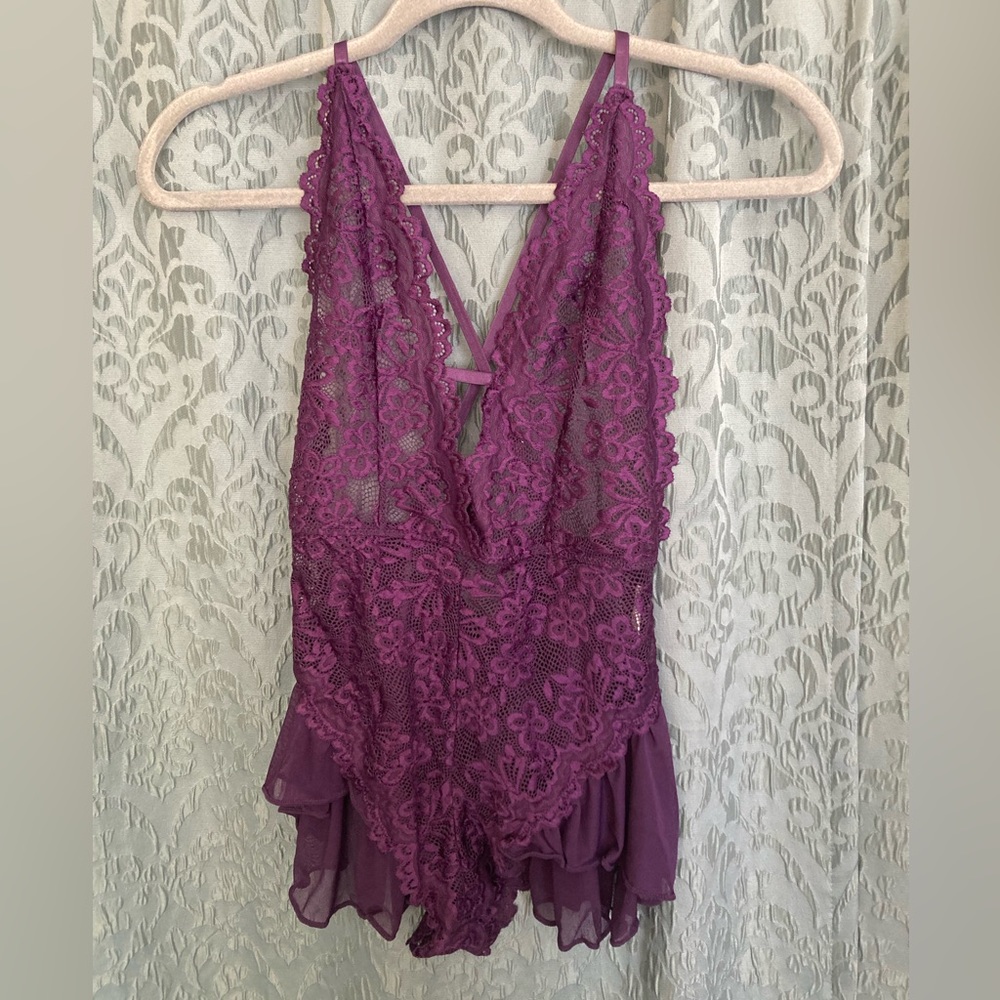 NEW Women’s Dark Violet Scallop Trim Floral Lace Teddy - Picture 7 of 8